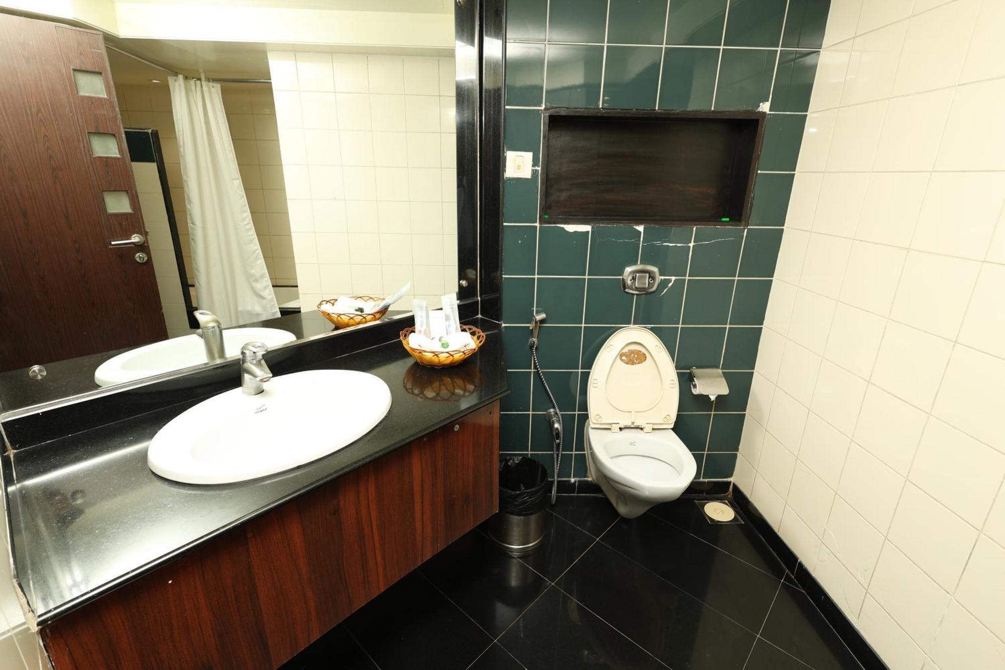 Quaint Suites Hotel & Banquet Mumbai Luaran gambar